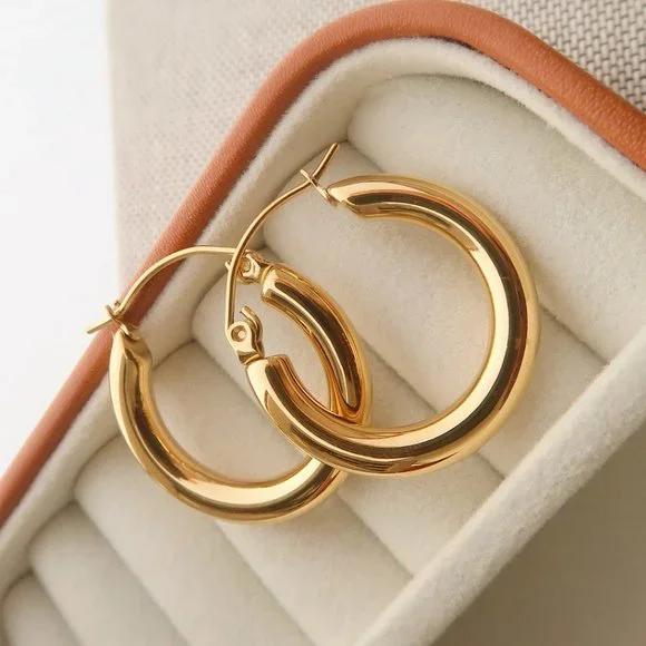 NEW 18K Gold Plated Round Tube Hoop Earrings - Picture 2 of 6